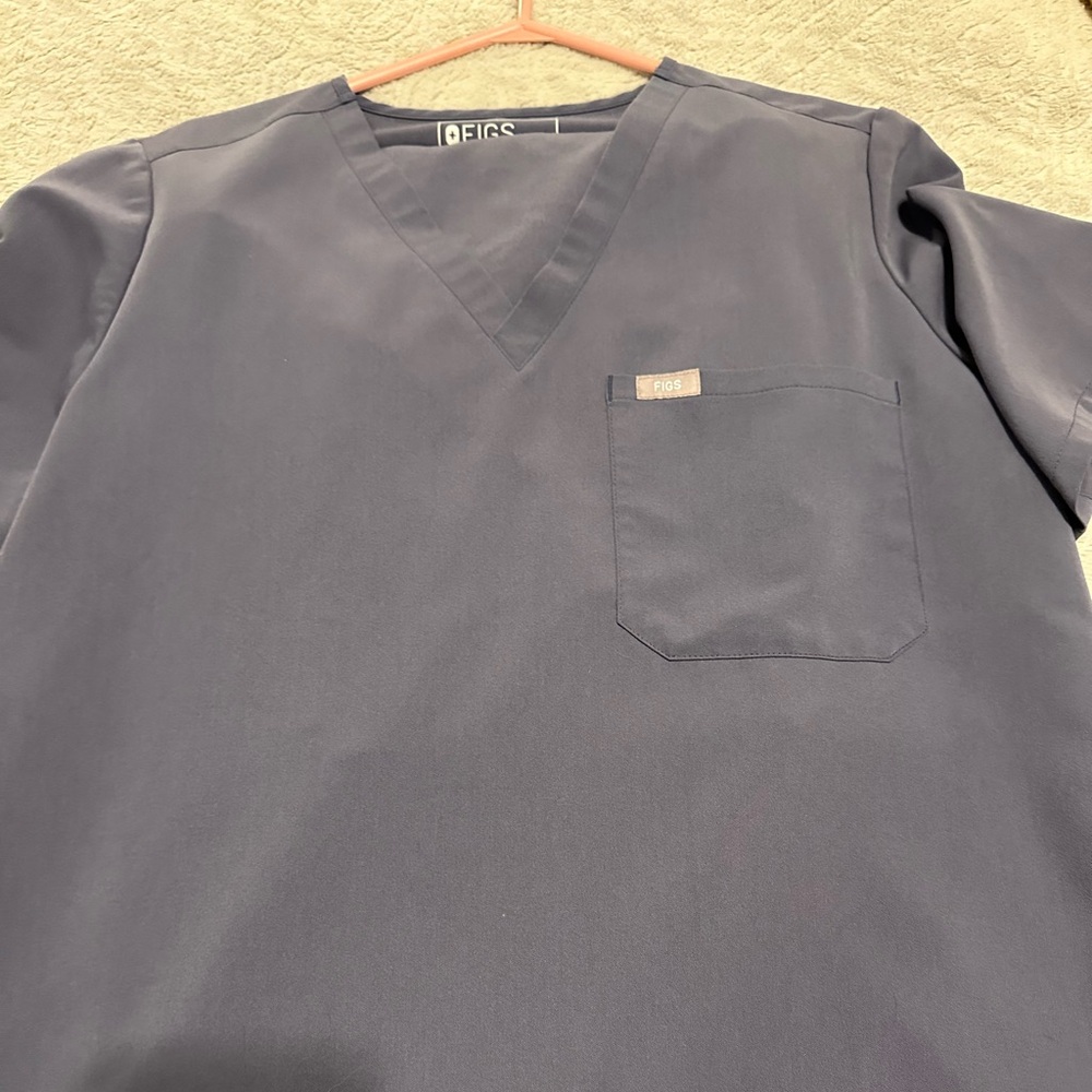 Women’s figs scrubs